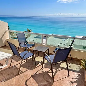 ocean-view-penthouse-terrace-over-the-ocean-4203.quintano-roohotels.com/